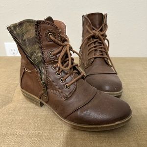 Women’s boots - lightly worn - size 7.5